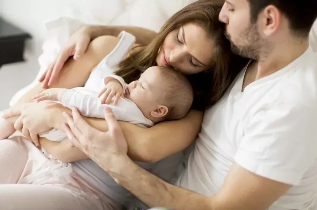 ДОЛГОЖДАННОЕ СЧАСТЬЕ ИЛИ ТРЕТИЙ ЛИШНИЙ?… ДОЛГОЖДАННОЕ СЧАСТЬЕ ИЛИ ТРЕТИЙ ЛИШНИЙ?...