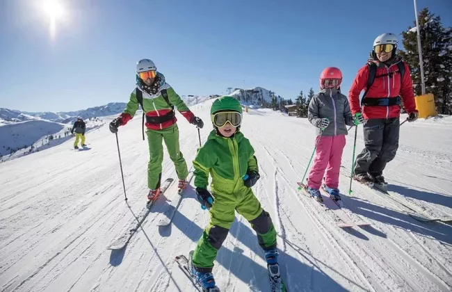 Как выбрать детские лыжи? Как выбрать детские лыжи?